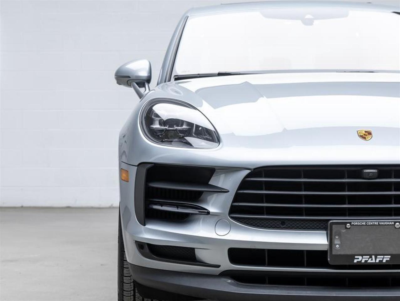 2021 Porsche Macan  Photo2