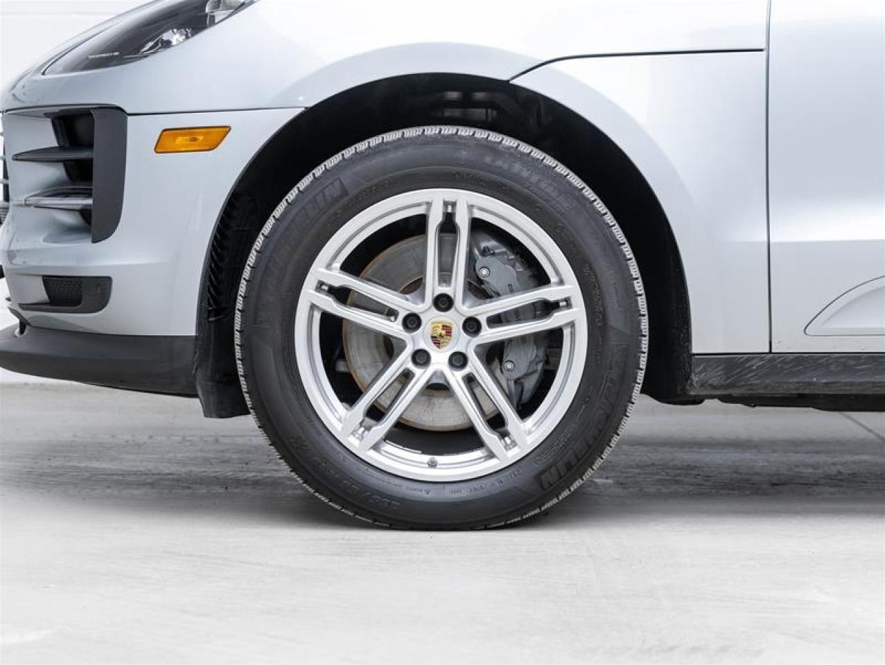 2021 Porsche Macan  Photo