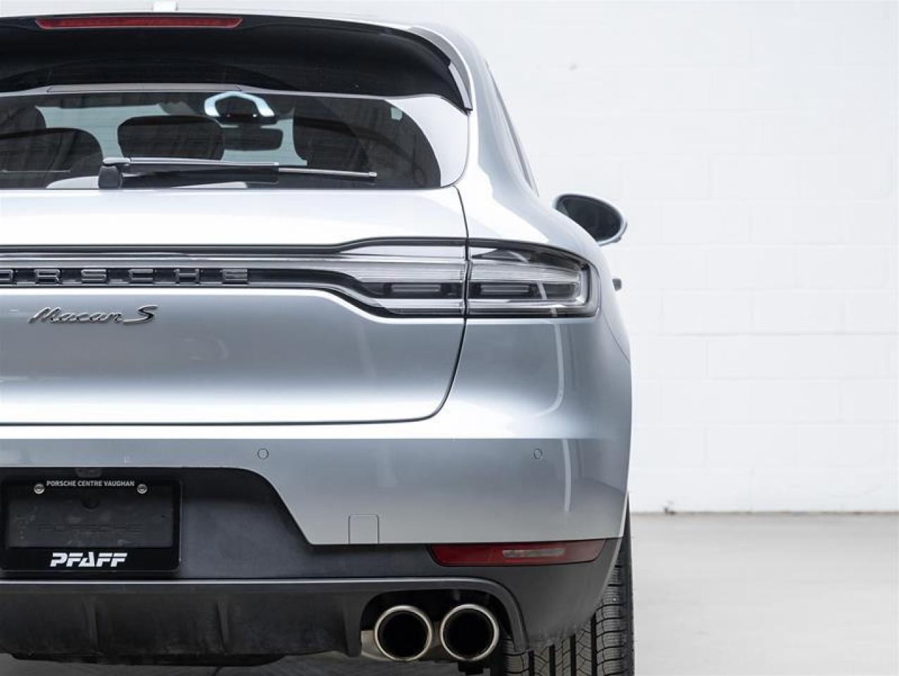 2021 Porsche Macan  Photo
