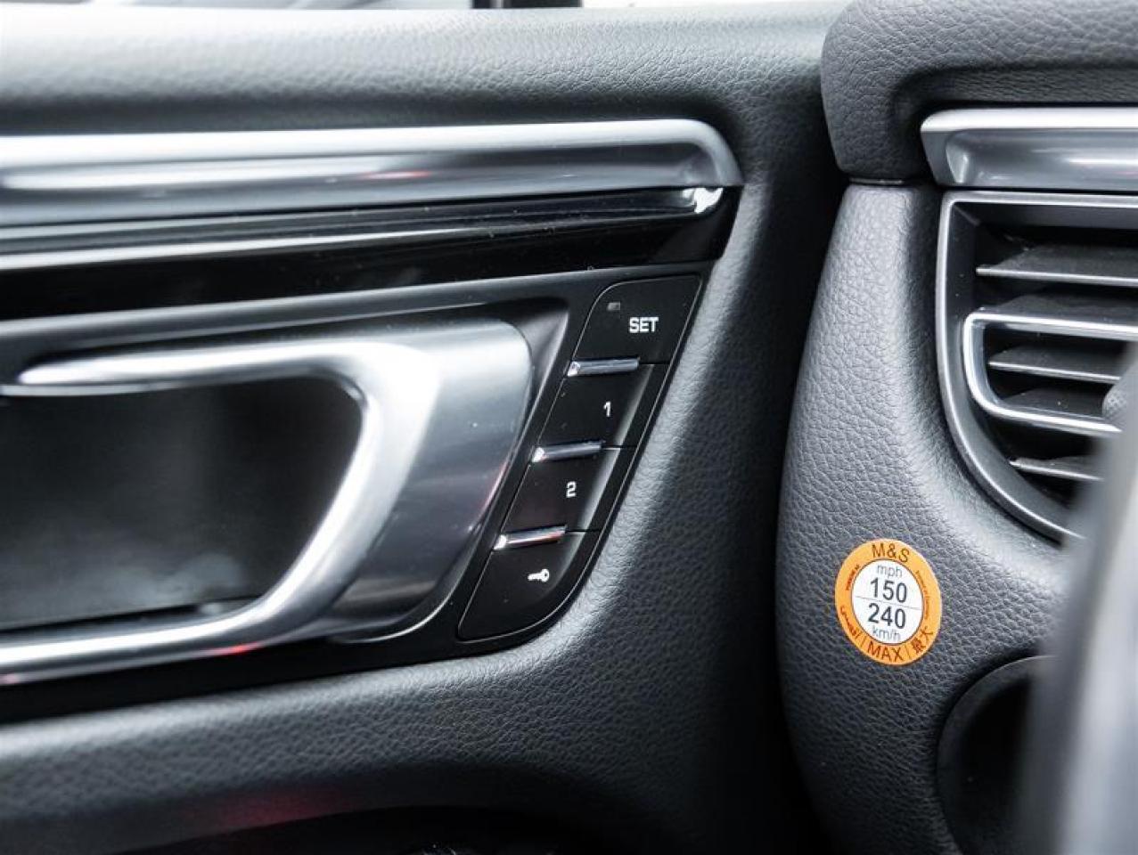 2021 Porsche Macan  Photo