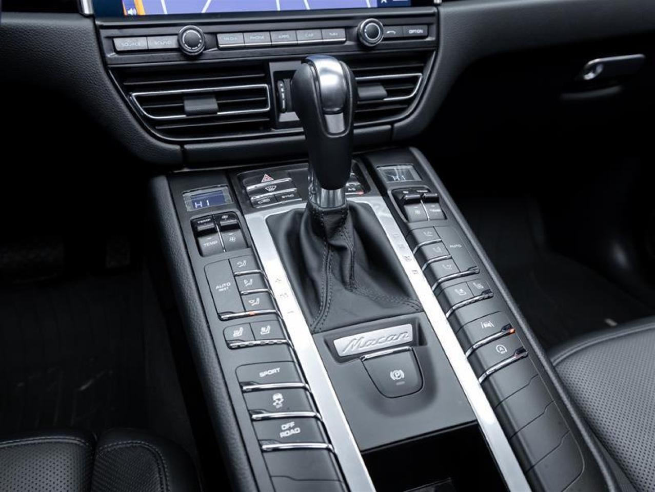 2021 Porsche Macan  Photo