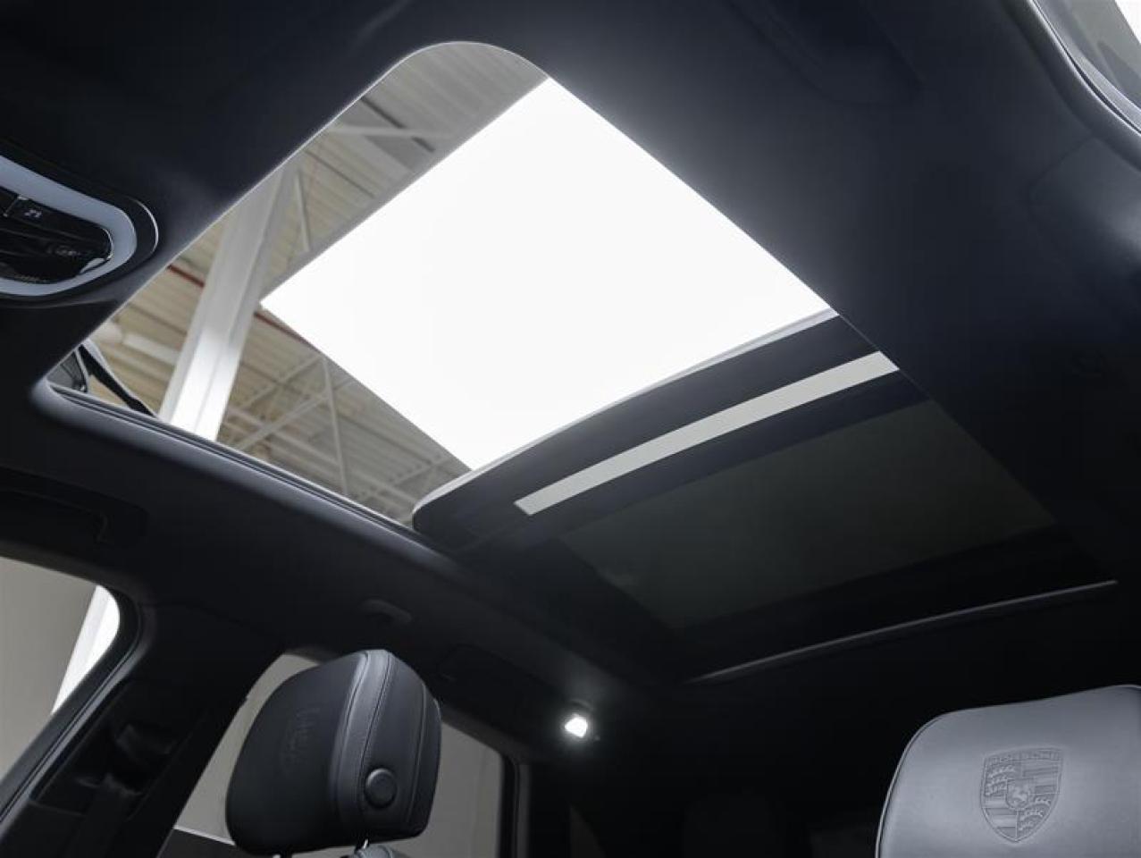 2021 Porsche Macan  Photo