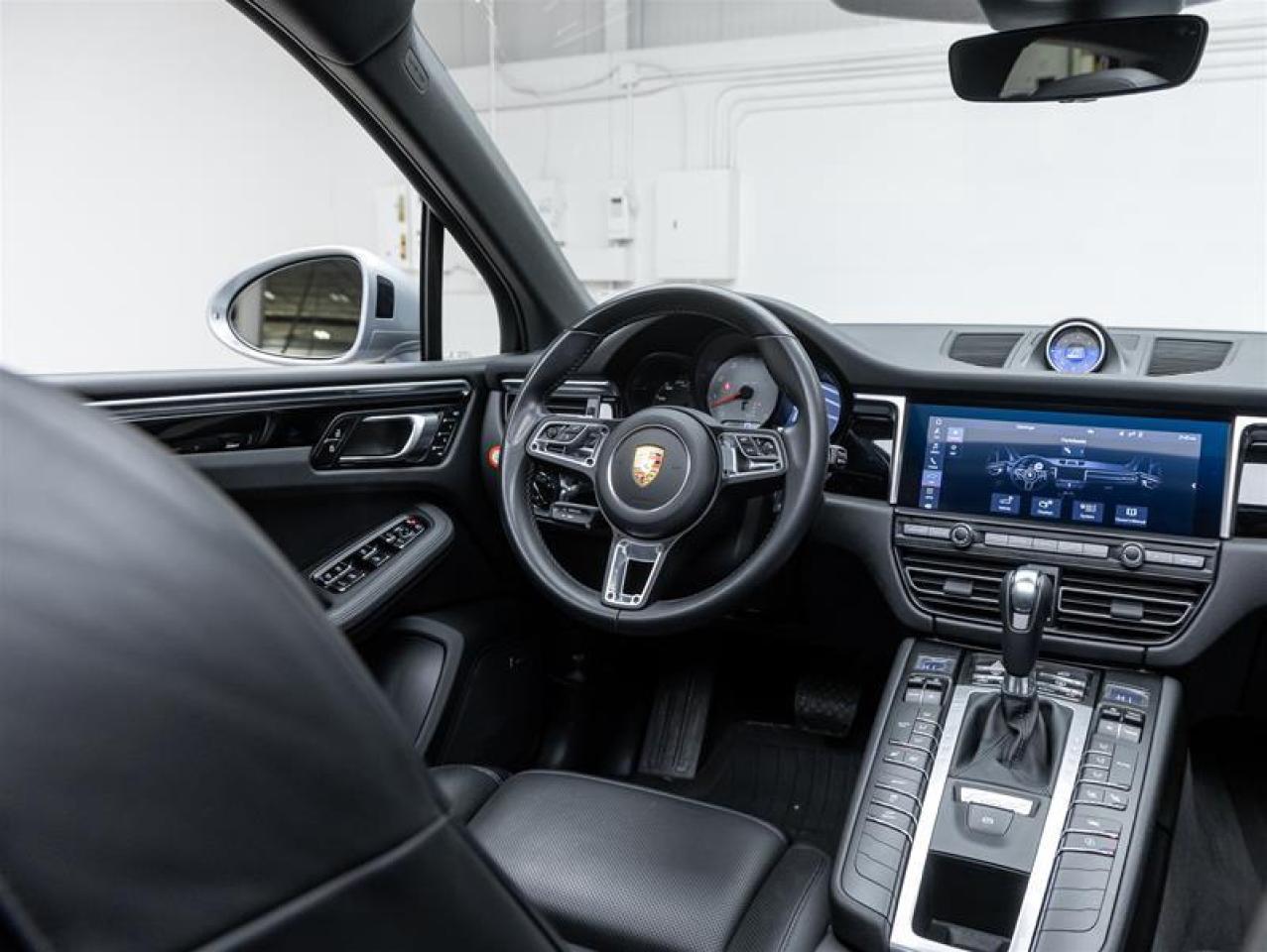 2021 Porsche Macan  Photo