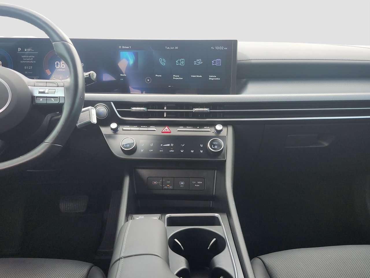 2025 Hyundai Sonata Preferred-Trend !!! NO ACCIDENTS !!! COOLING SEATS   PANO ROOF   HEATED STEERING Photo