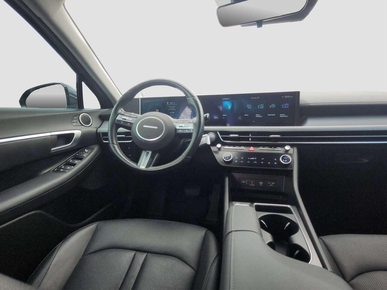 2025 Hyundai Sonata Preferred-Trend !!! NO ACCIDENTS !!! COOLING SEATS   PANO ROOF   HEATED STEERING Photo