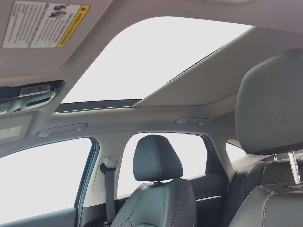 2025 Hyundai Sonata Preferred-Trend !!! NO ACCIDENTS !!! COOLING SEATS   PANO ROOF   HEATED STEERING Photo