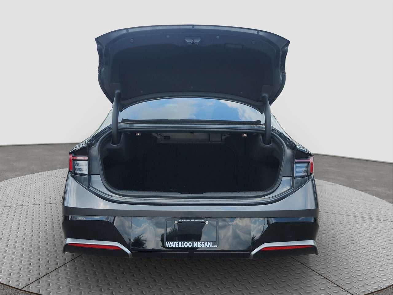 2025 Hyundai Sonata Preferred-Trend !!! NO ACCIDENTS !!! COOLING SEATS   PANO ROOF   HEATED STEERING Photo