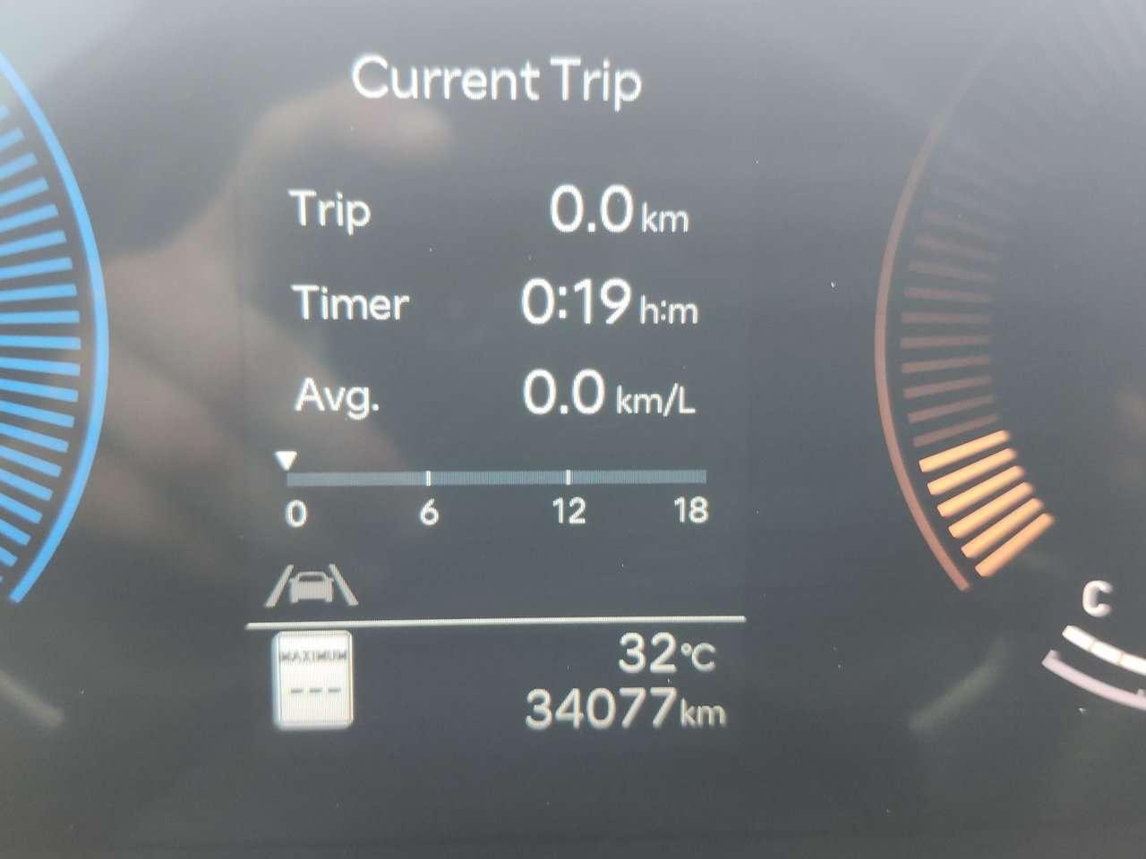 2025 Hyundai Sonata Preferred-Trend !!! NO ACCIDENTS !!! COOLING SEATS   PANO ROOF   HEATED STEERING Photo