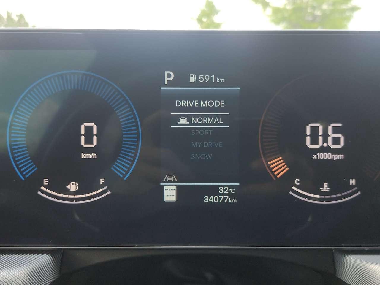 2025 Hyundai Sonata Preferred-Trend !!! NO ACCIDENTS !!! COOLING SEATS   PANO ROOF   HEATED STEERING Photo