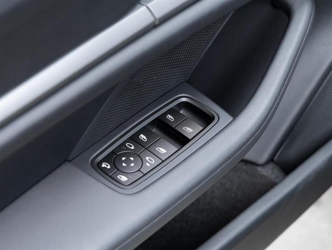 2025 Porsche Taycan  Photo