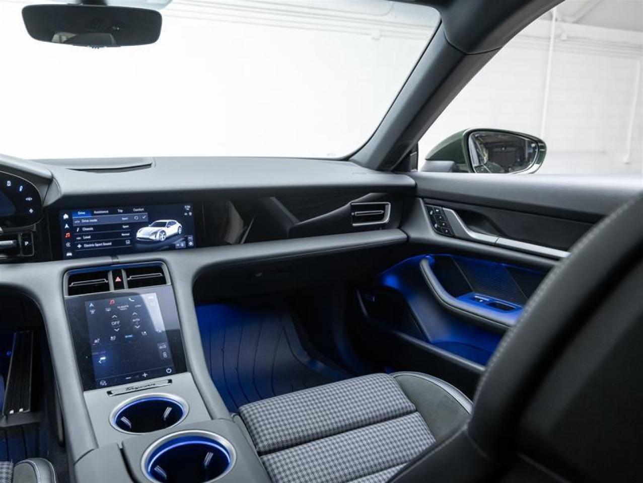 2025 Porsche Taycan  Photo