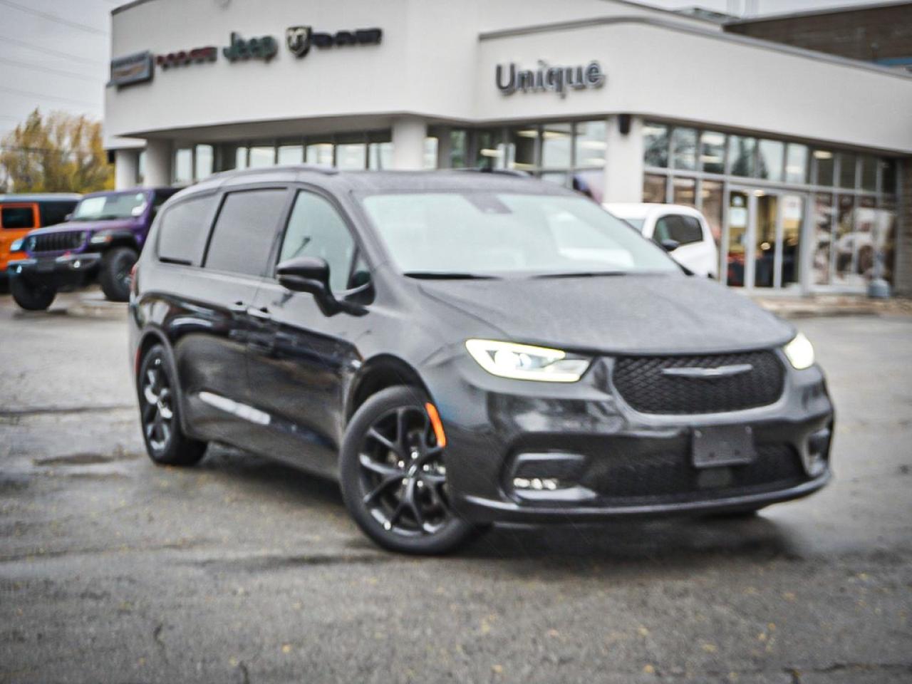 2024 Chrysler Pacifica  Photo