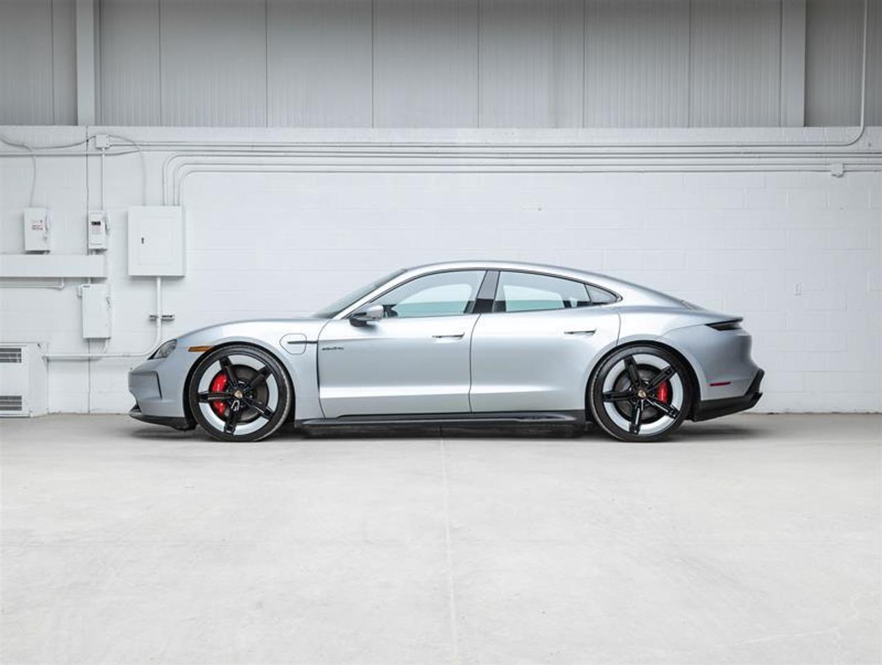 2025 Porsche Taycan  Photo