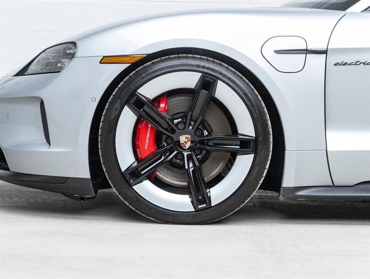 2025 Porsche Taycan  Photo