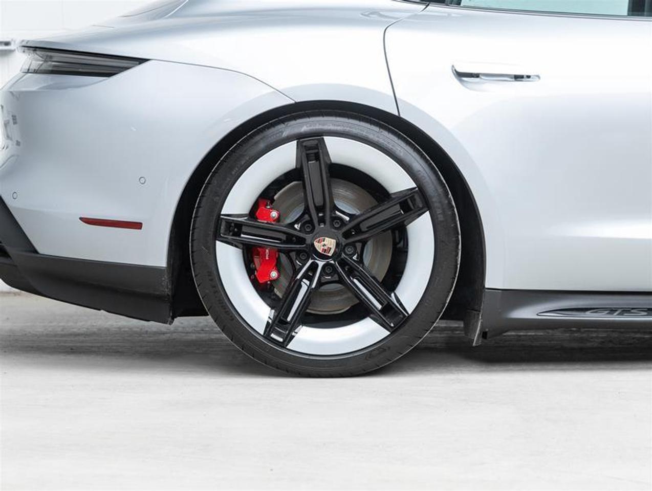 2025 Porsche Taycan  Photo