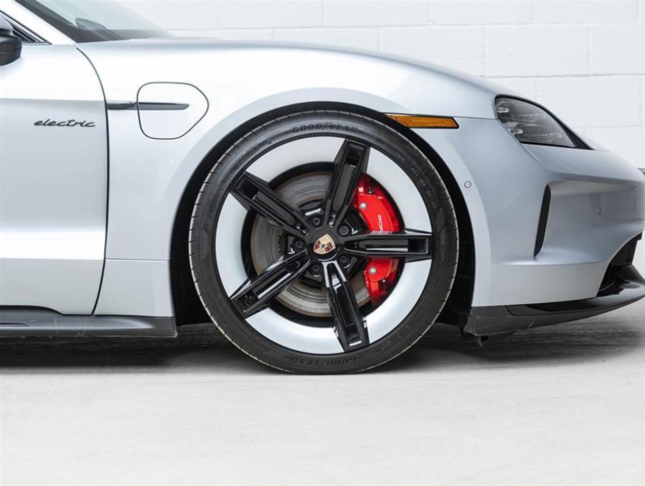 2025 Porsche Taycan  Photo