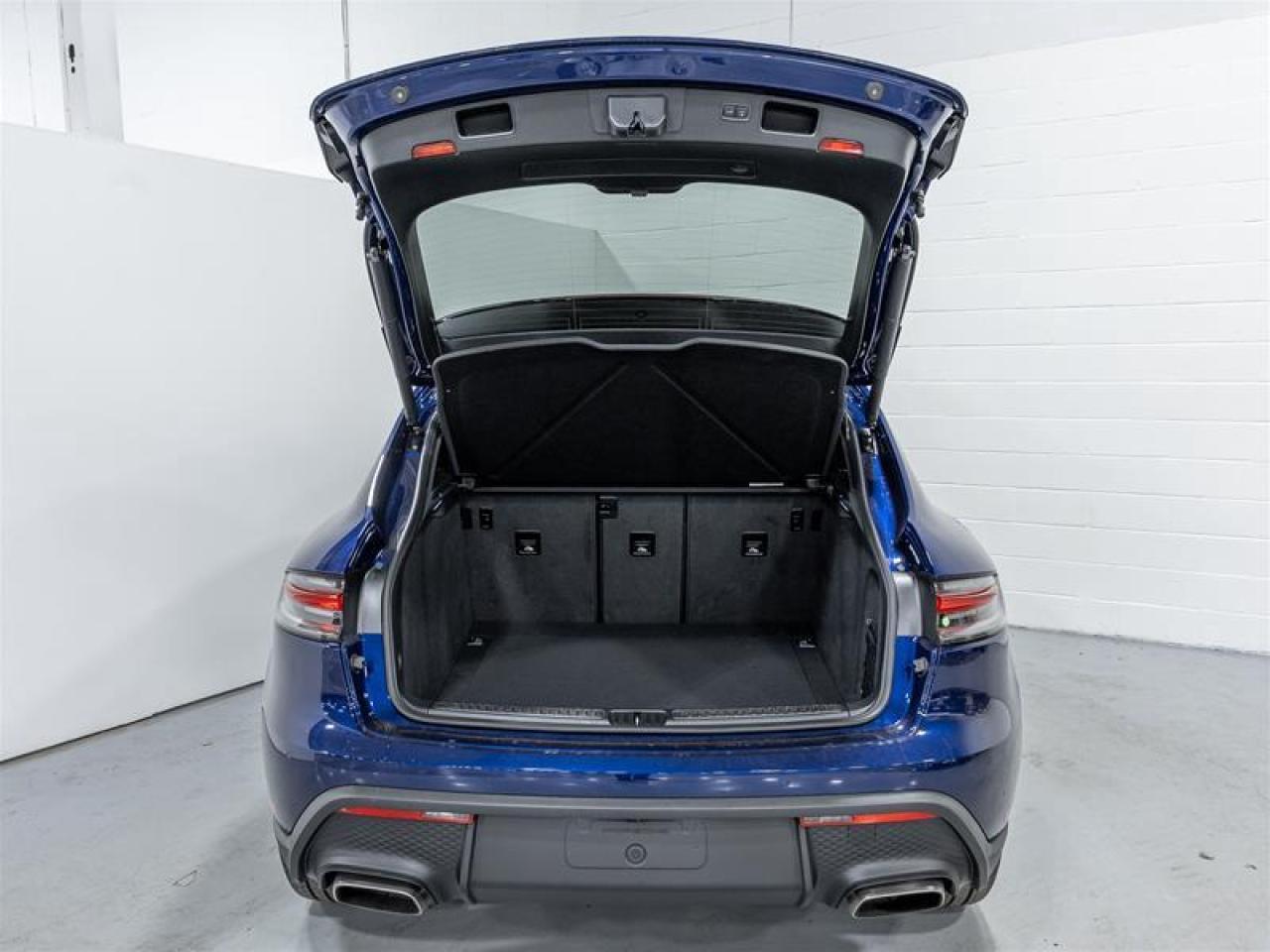 2025 Porsche Macan  Photo