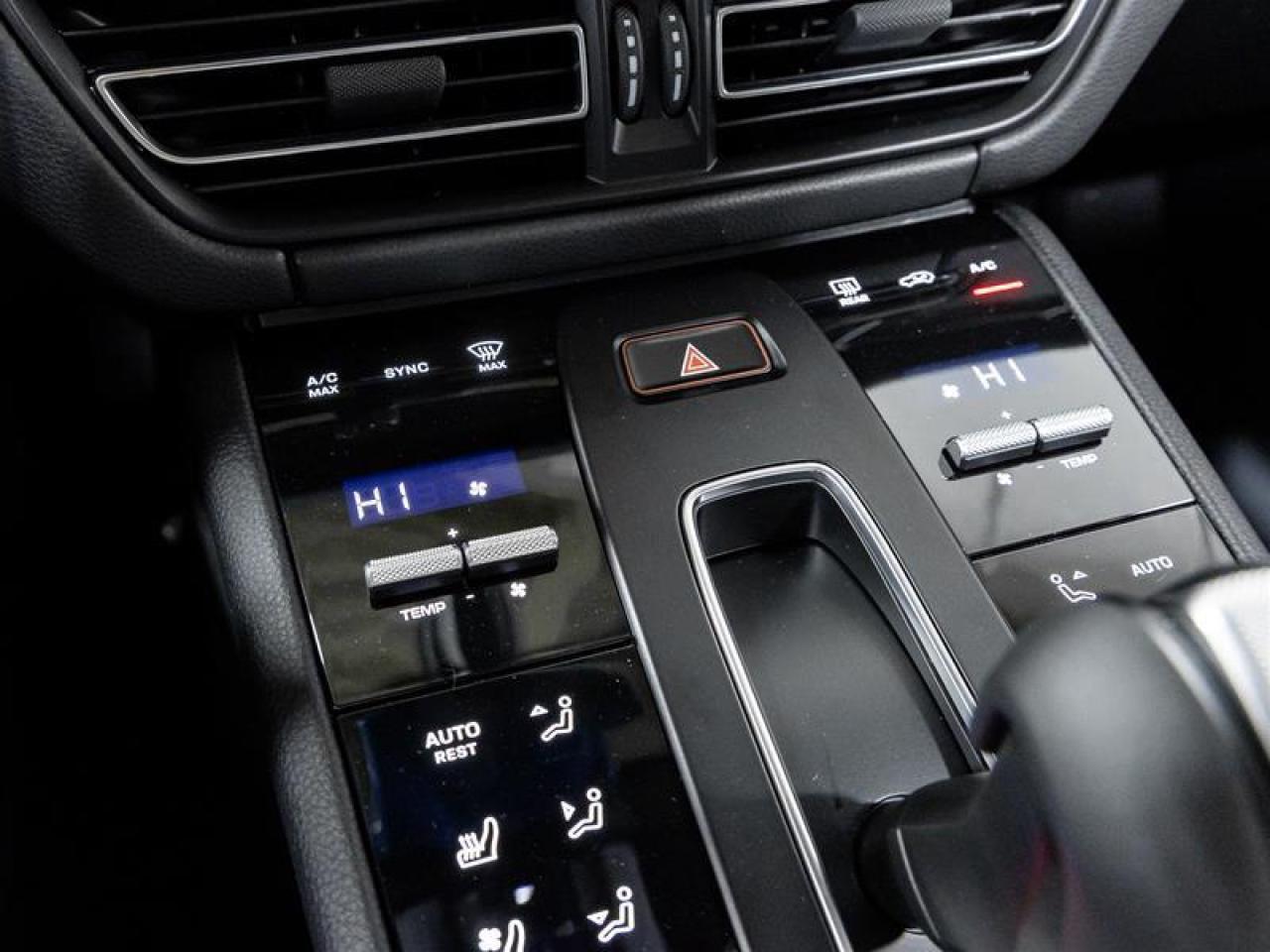 2025 Porsche Macan  Photo