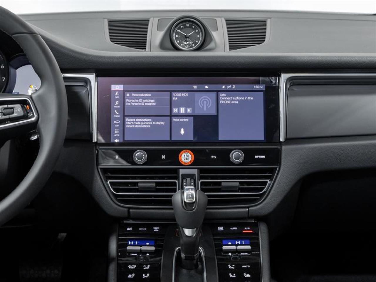 2025 Porsche Macan  Photo