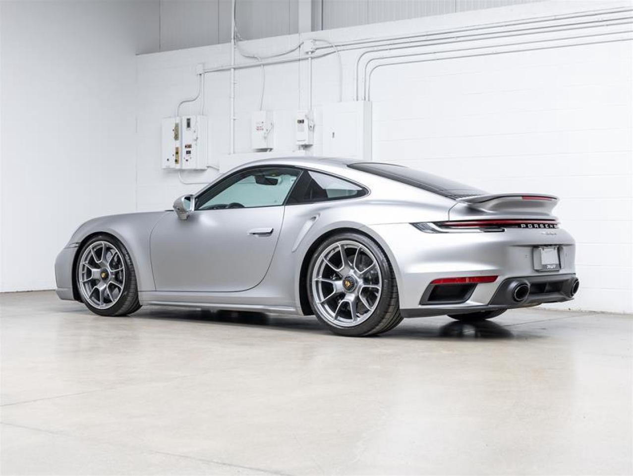 2021 Porsche 911  Photo2