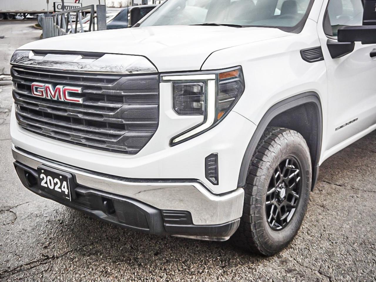 2024 GMC Sierra 1500  Photo3