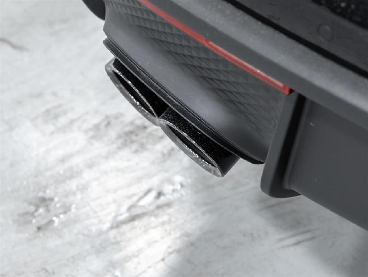 2025 Porsche Macan  Photo