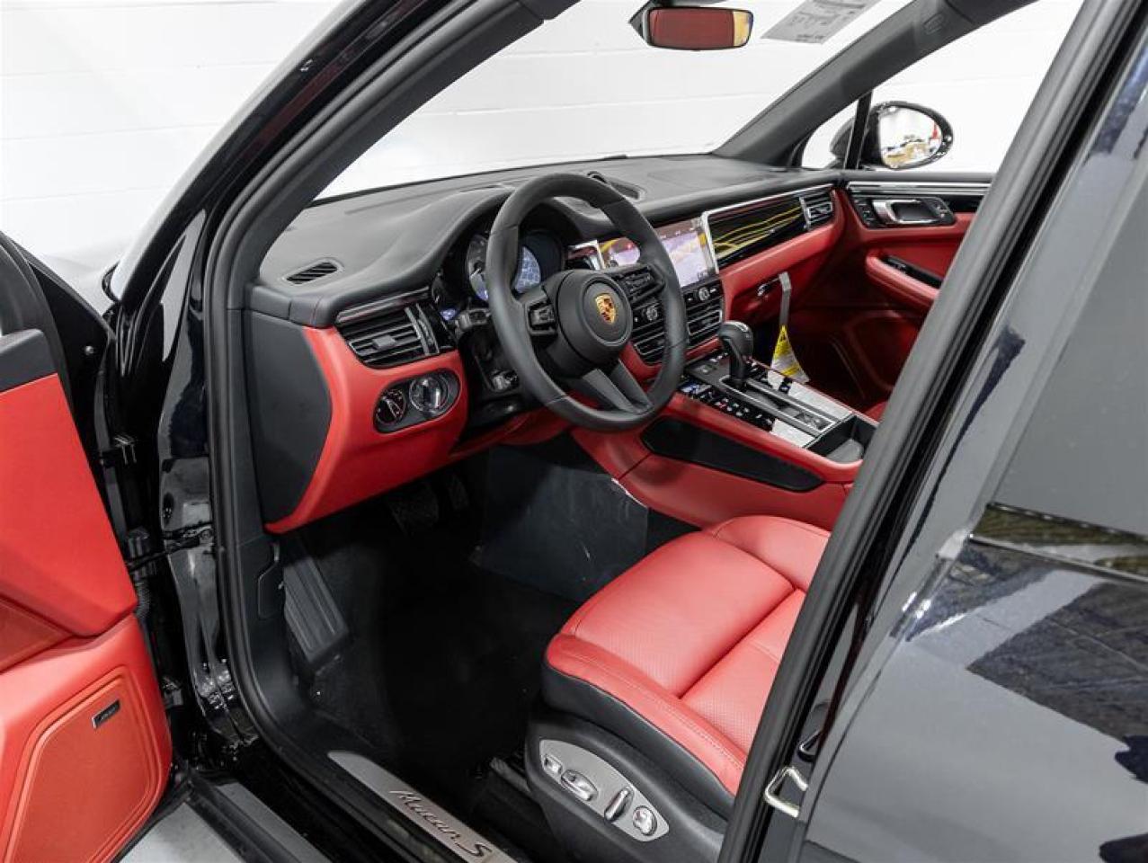 2025 Porsche Macan  Photo