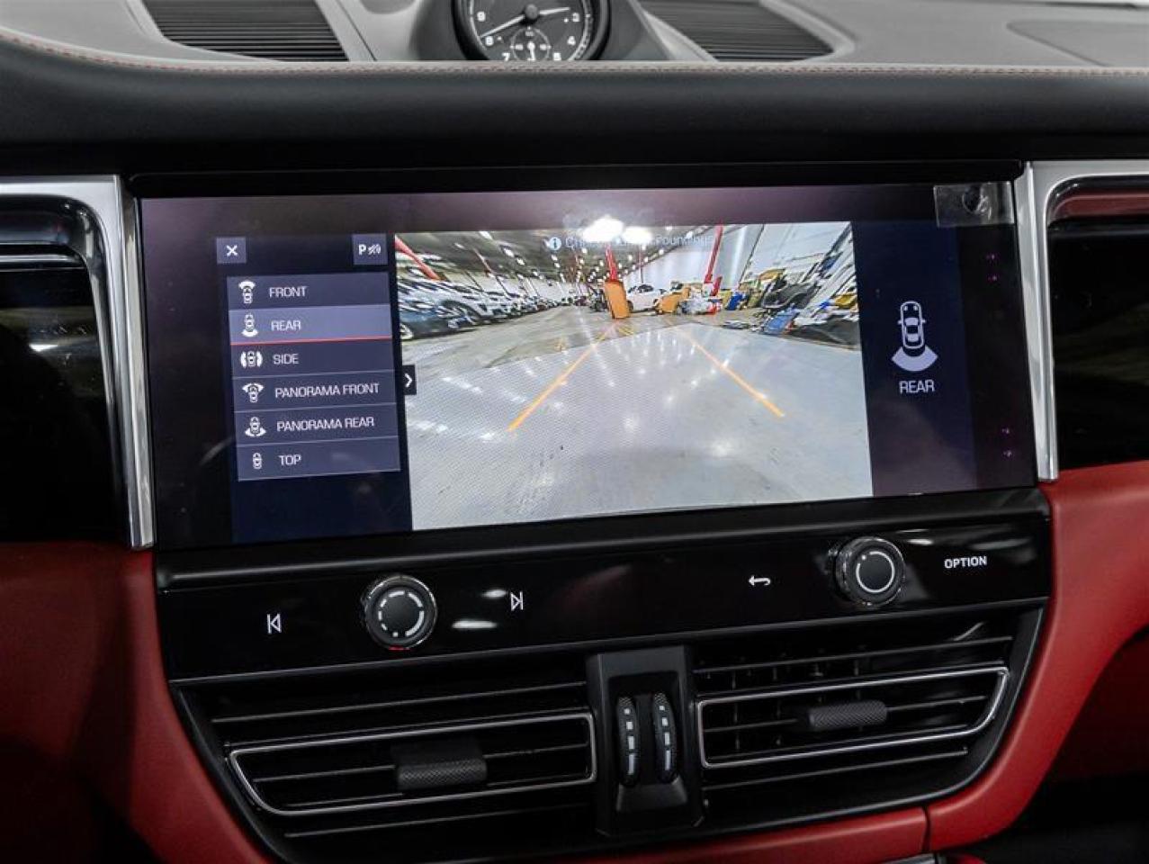 2025 Porsche Macan  Photo