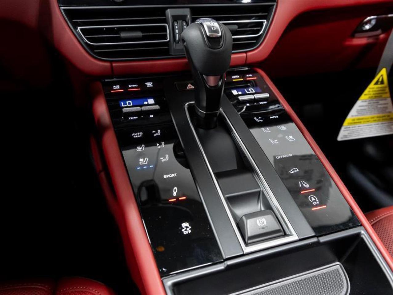 2025 Porsche Macan  Photo