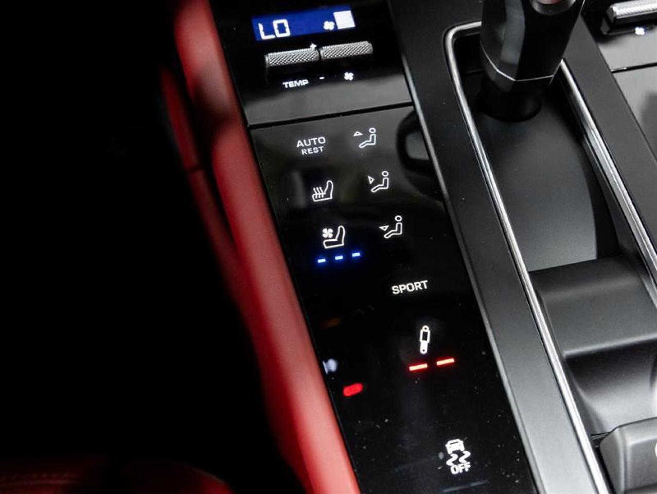 2025 Porsche Macan  Photo