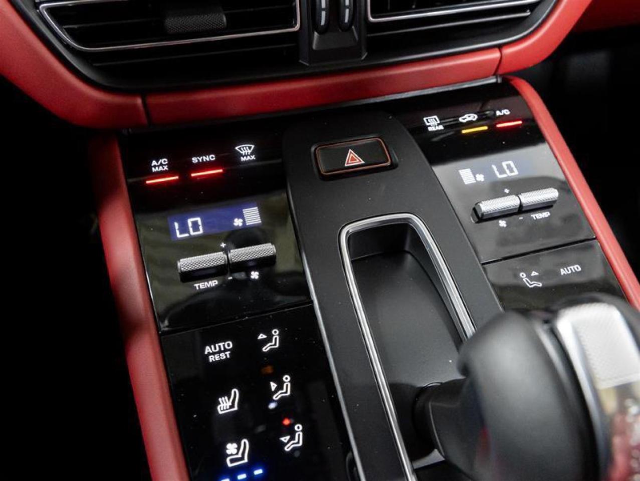 2025 Porsche Macan  Photo