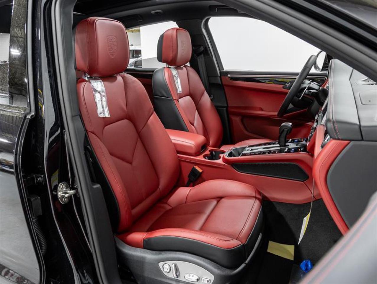 2025 Porsche Macan  Photo