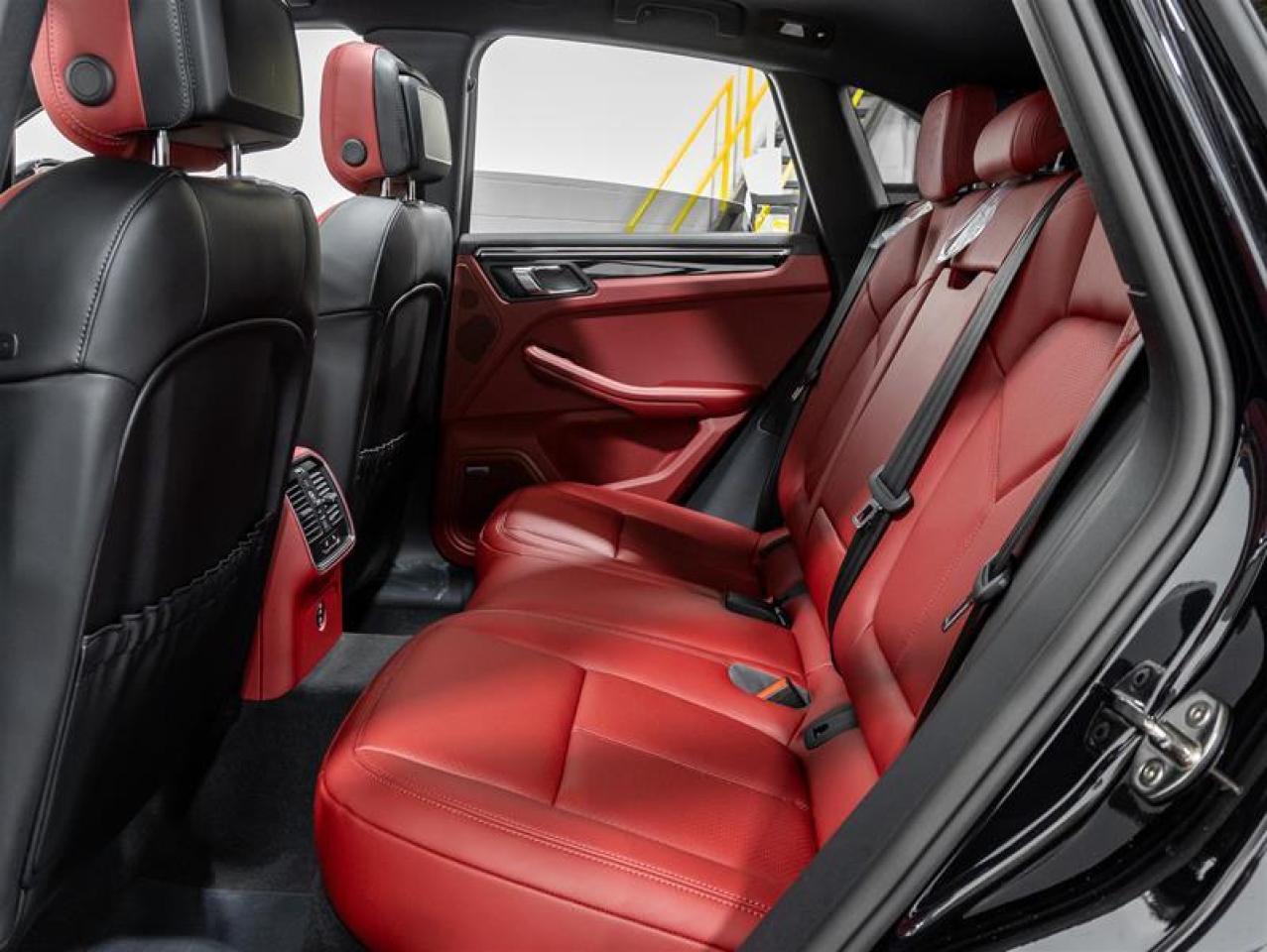 2025 Porsche Macan  Photo