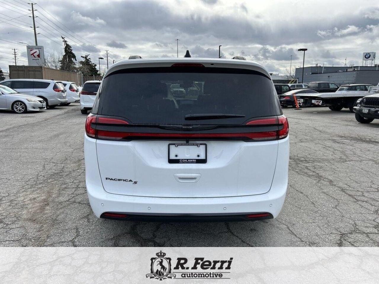 2026 Chrysler Pacifica Select Front-Wheel Drive Passenger Van Photo