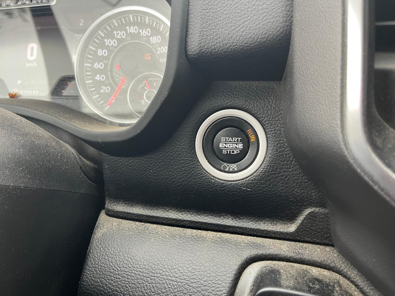 2020 RAM 2500 Big Horn 4x4 Crew Cab 6'4" Box Photo