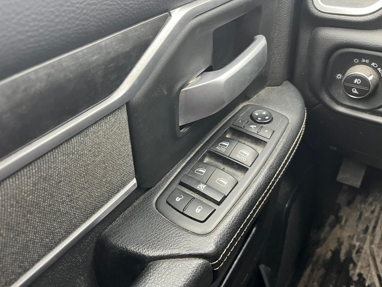 2020 RAM 2500 Big Horn 4x4 Crew Cab 6'4" Box Photo