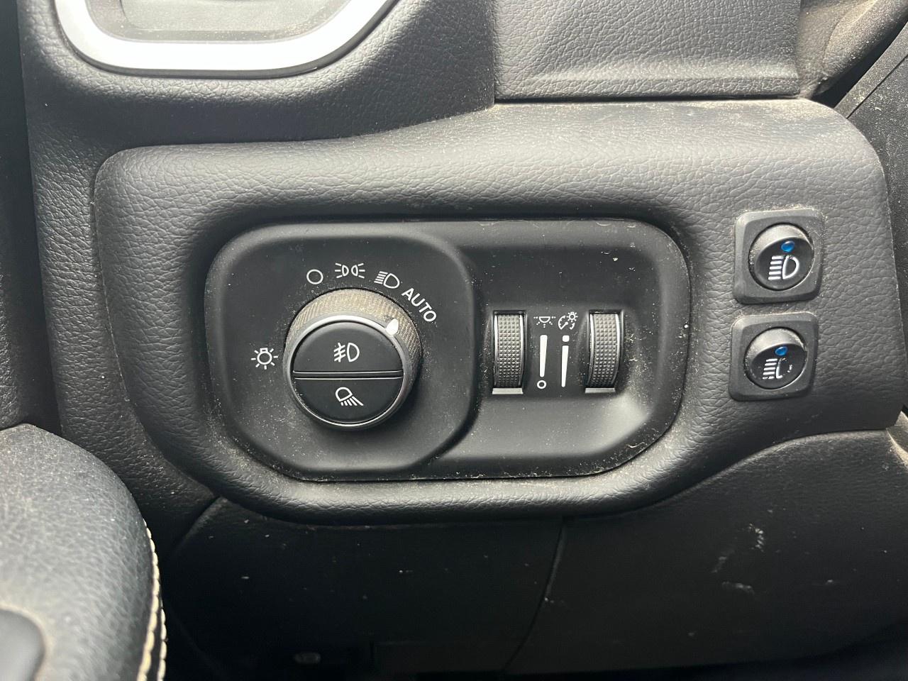 2020 RAM 2500 Big Horn 4x4 Crew Cab 6'4" Box Photo