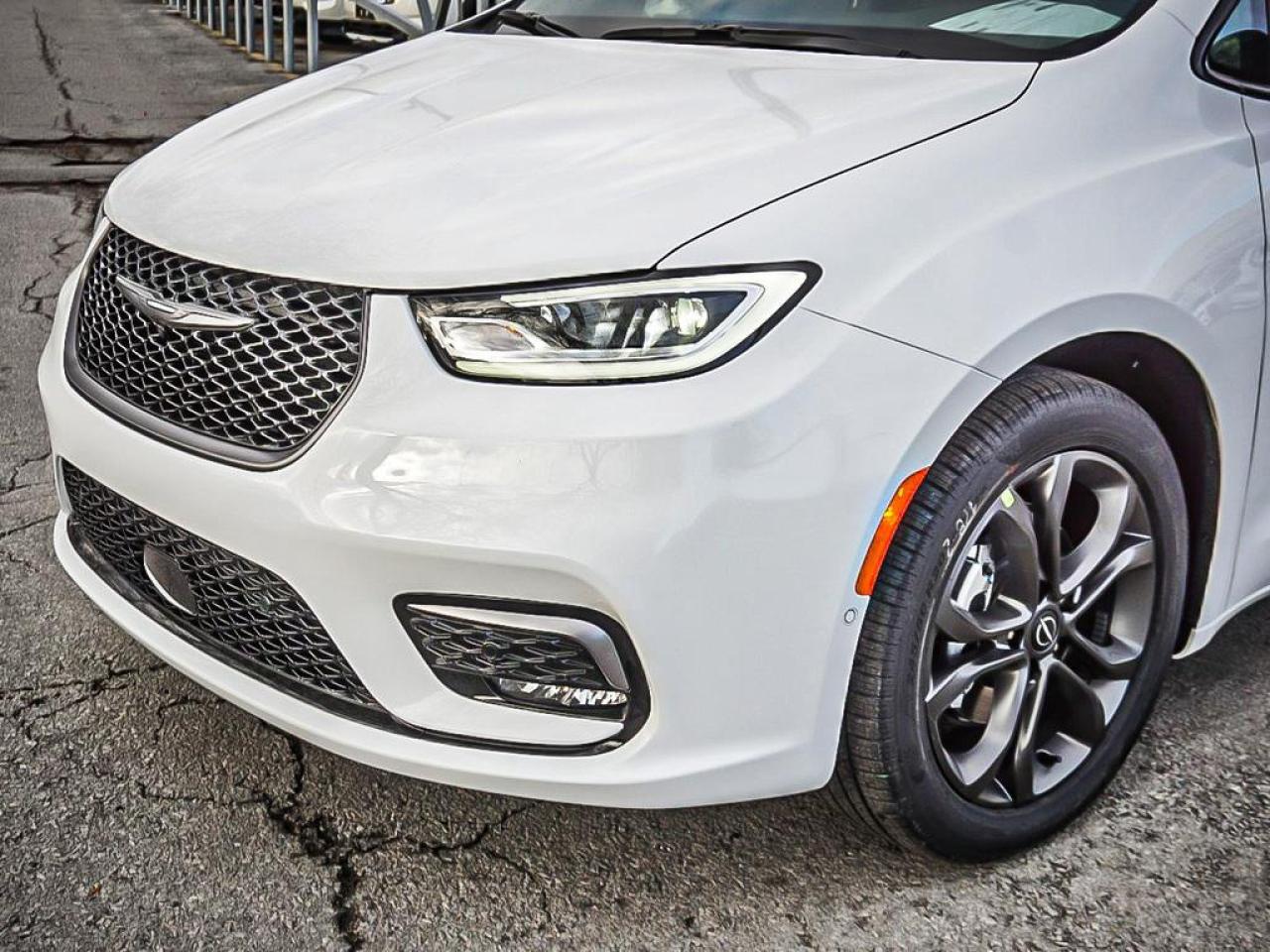 2026 Chrysler Pacifica  Photo