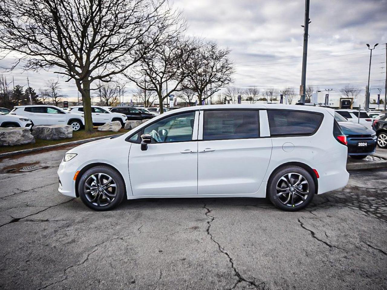 2026 Chrysler Pacifica  Photo