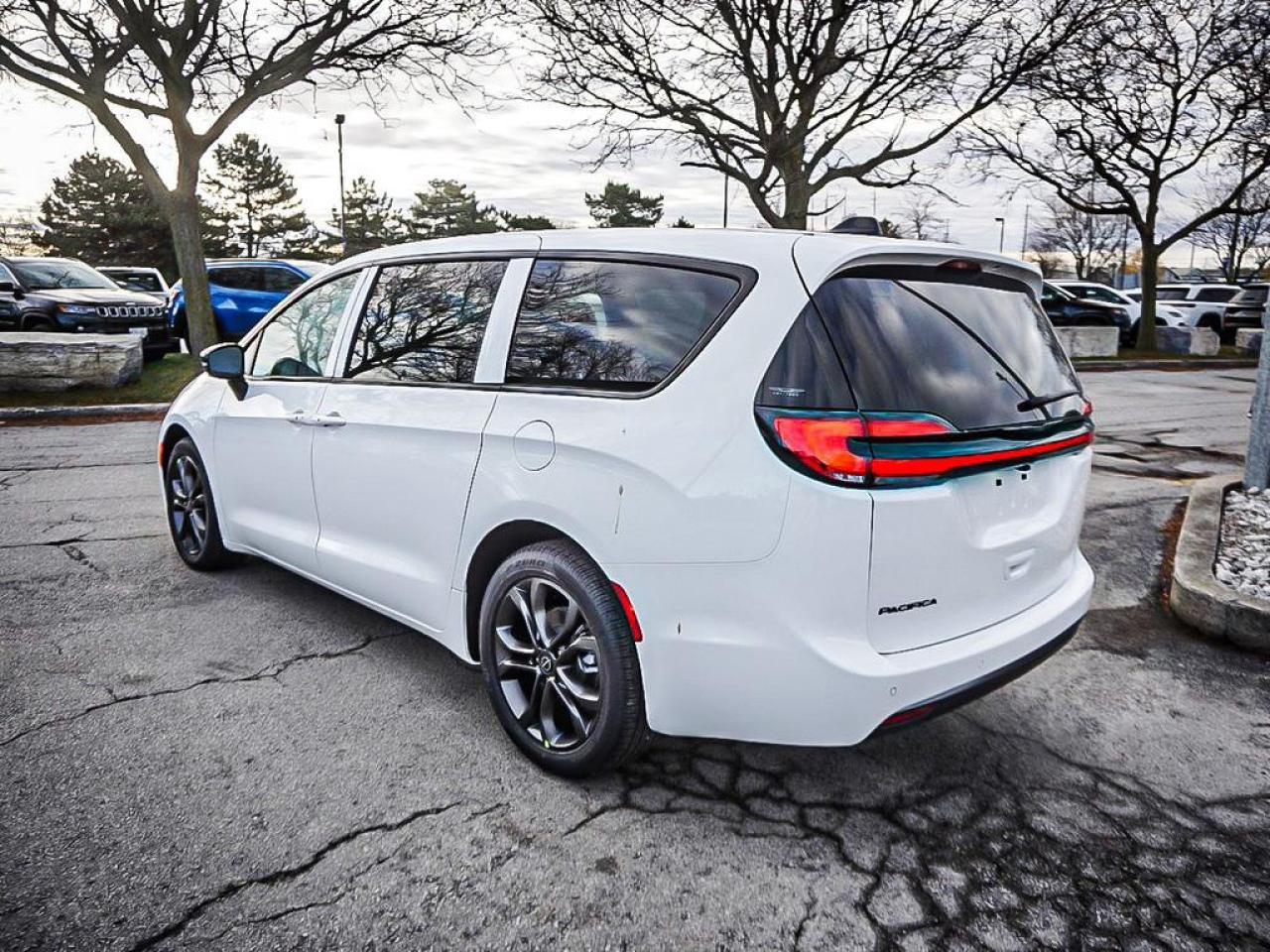 2026 Chrysler Pacifica  Photo
