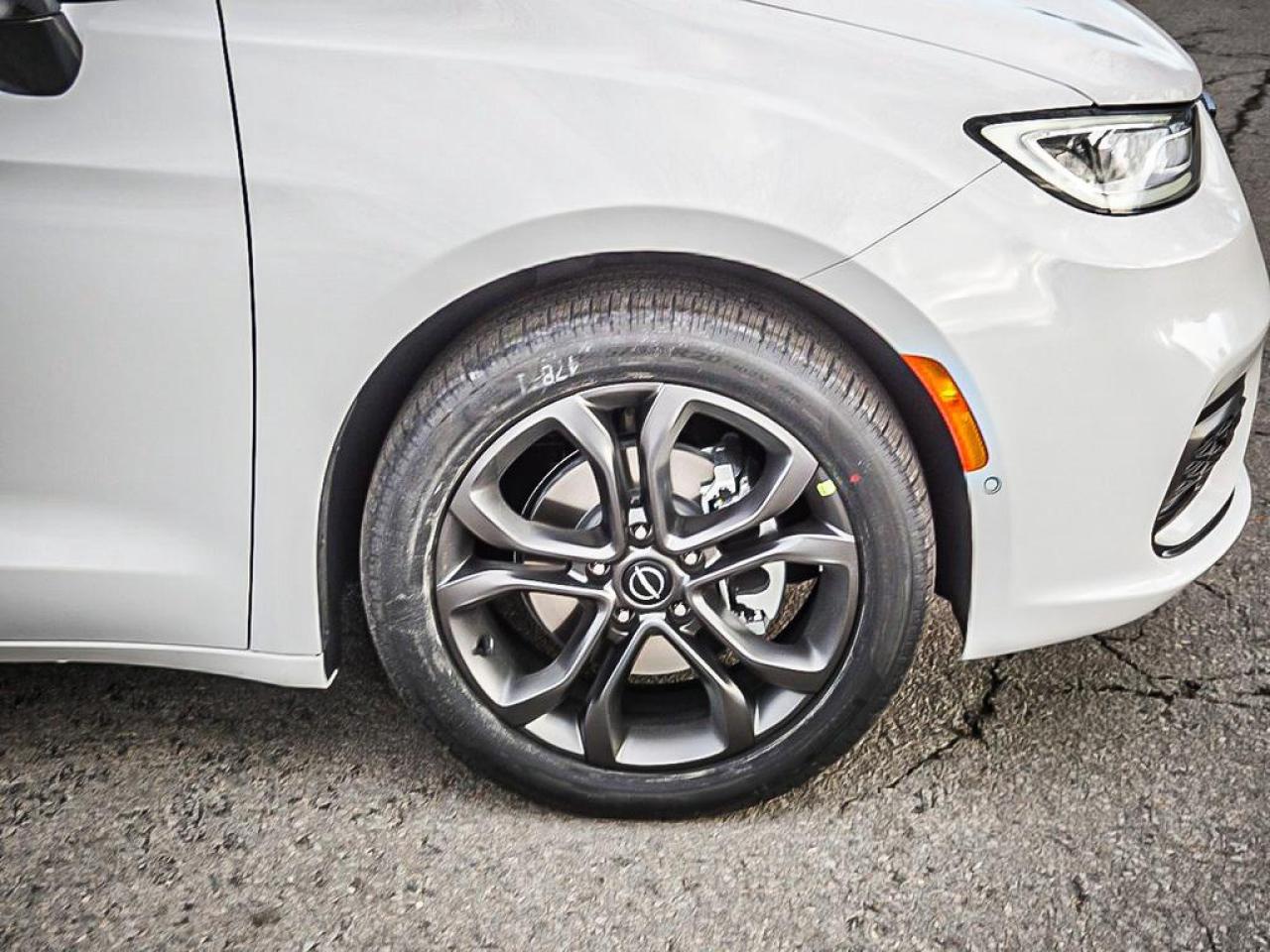 2026 Chrysler Pacifica  Photo