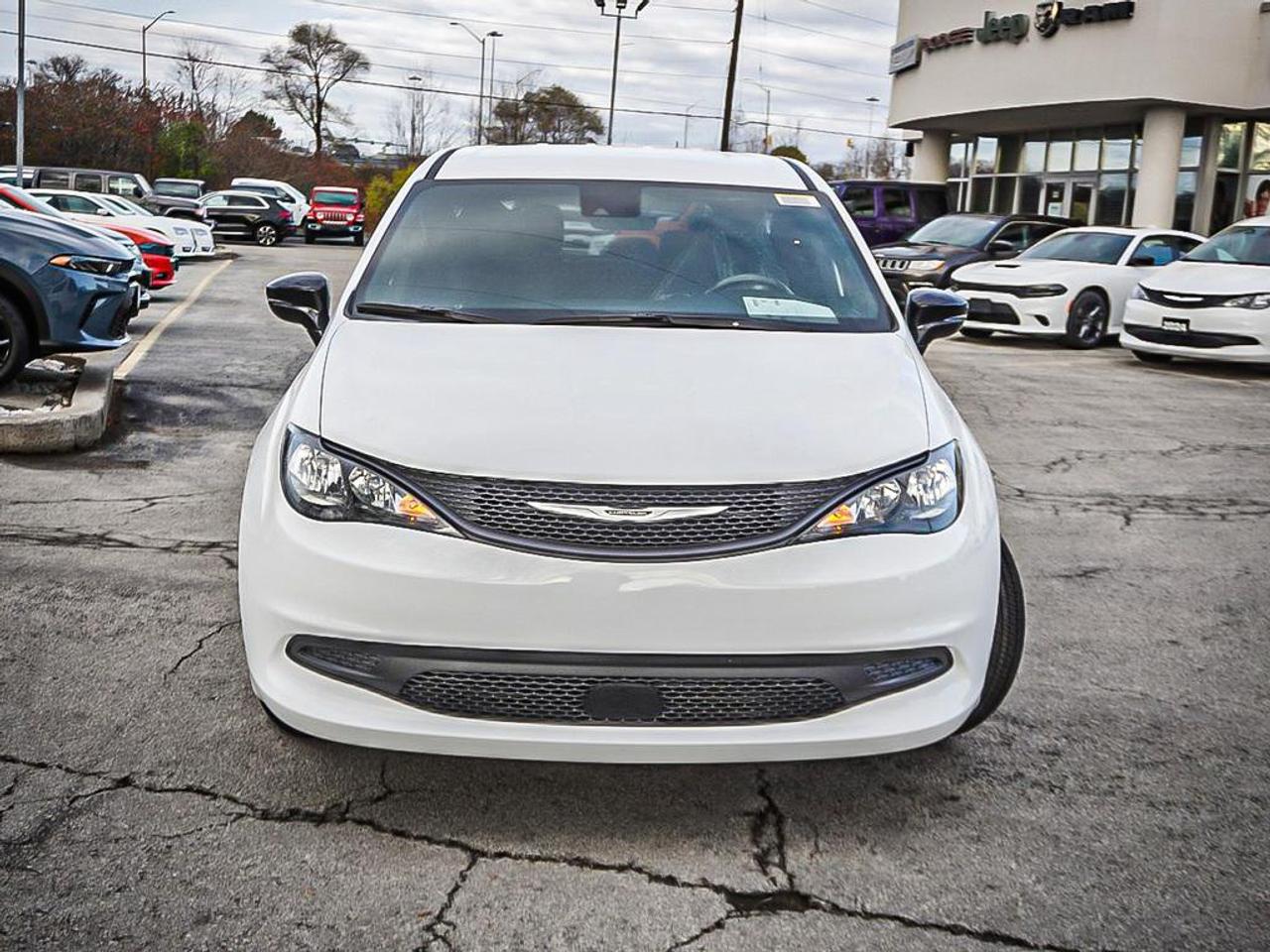 2026 Chrysler Grand Caravan  Photo2