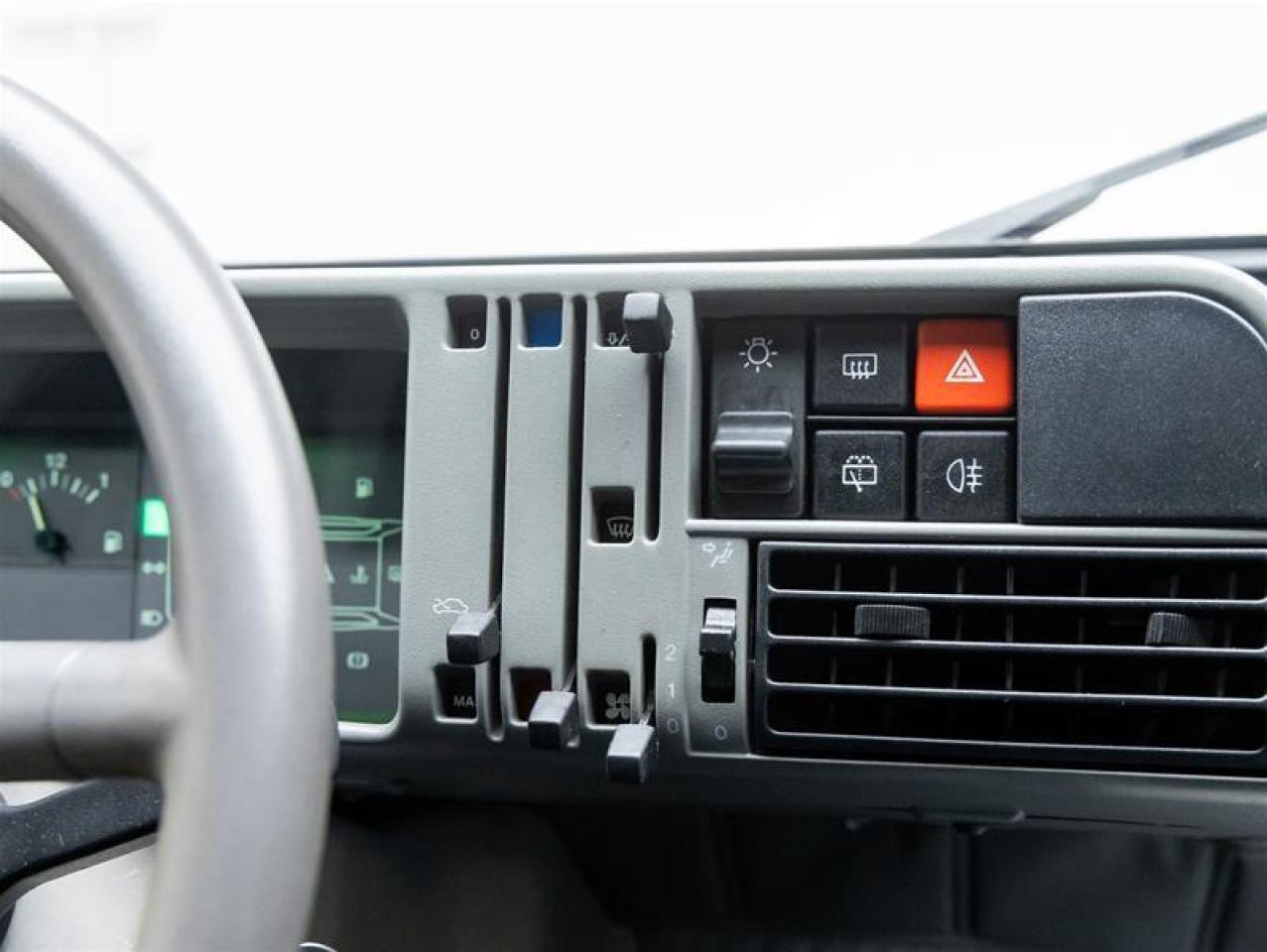 2000 Cadillac Model20  Photo