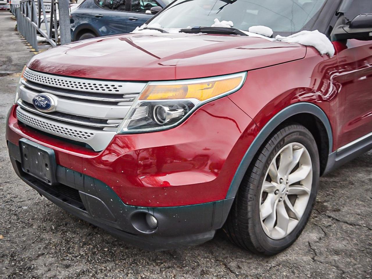 2015 Ford Explorer  Photo3