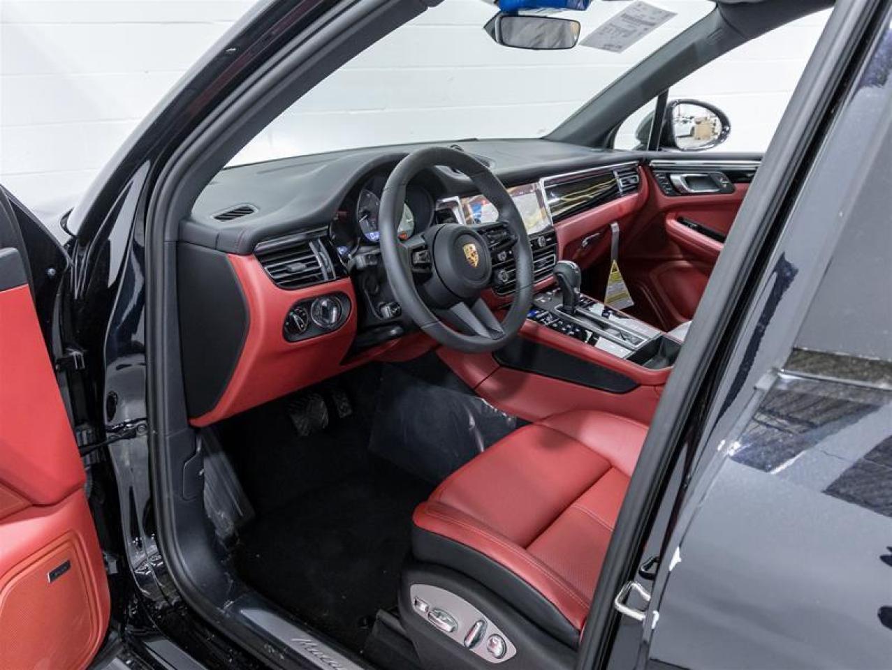 2025 Porsche Macan  Photo