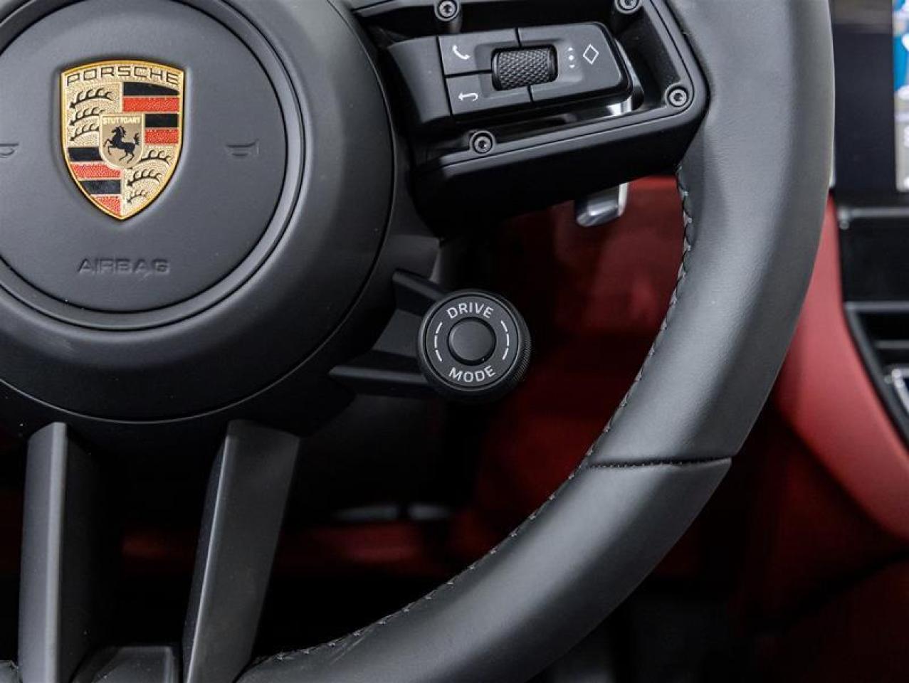 2025 Porsche Macan  Photo