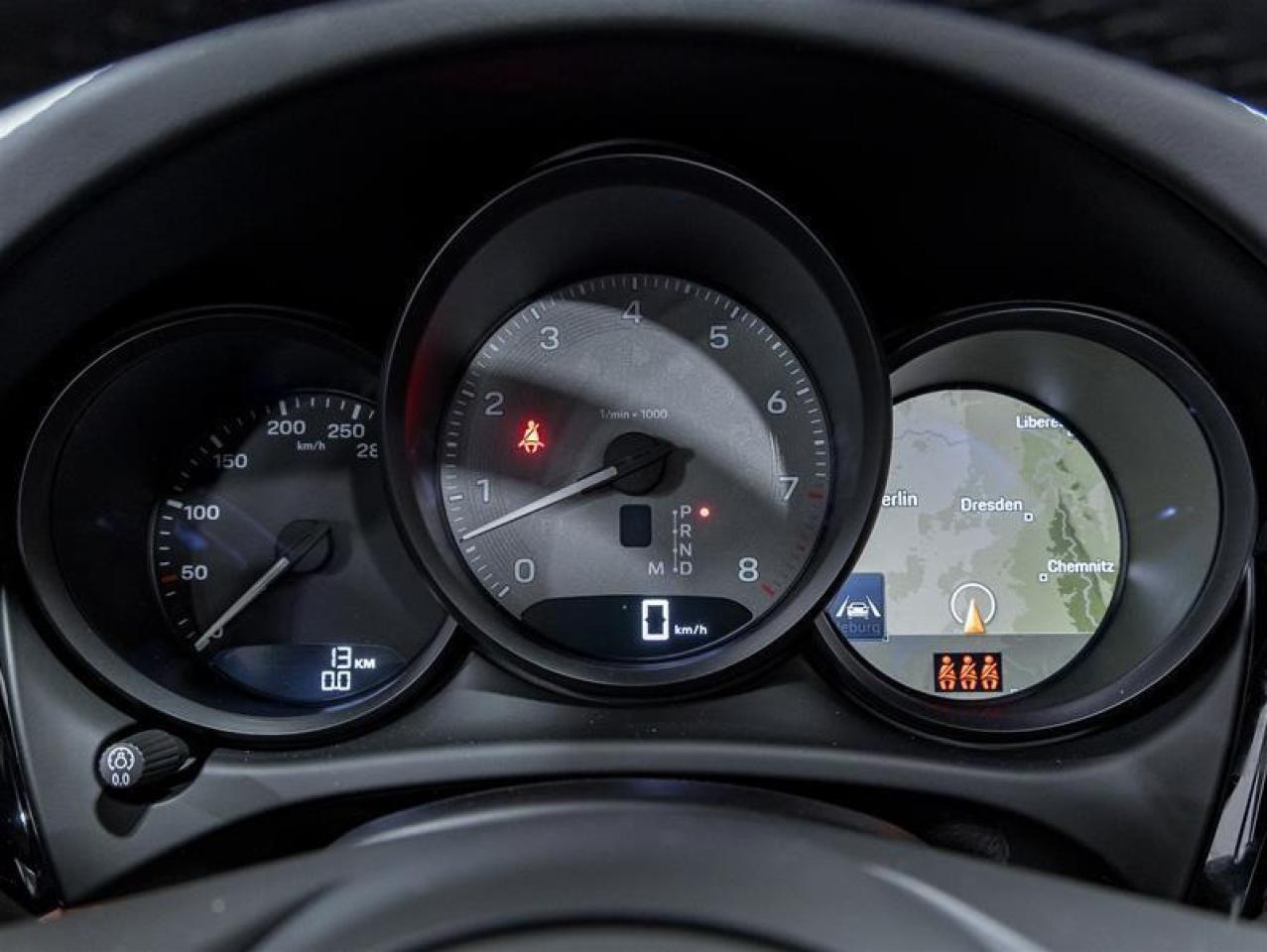 2025 Porsche Macan  Photo