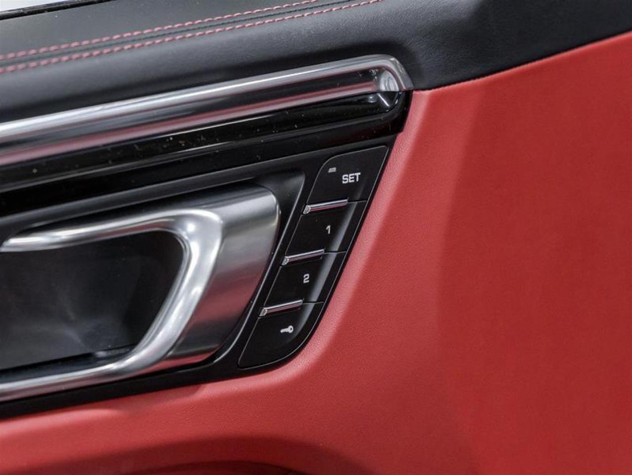 2025 Porsche Macan  Photo