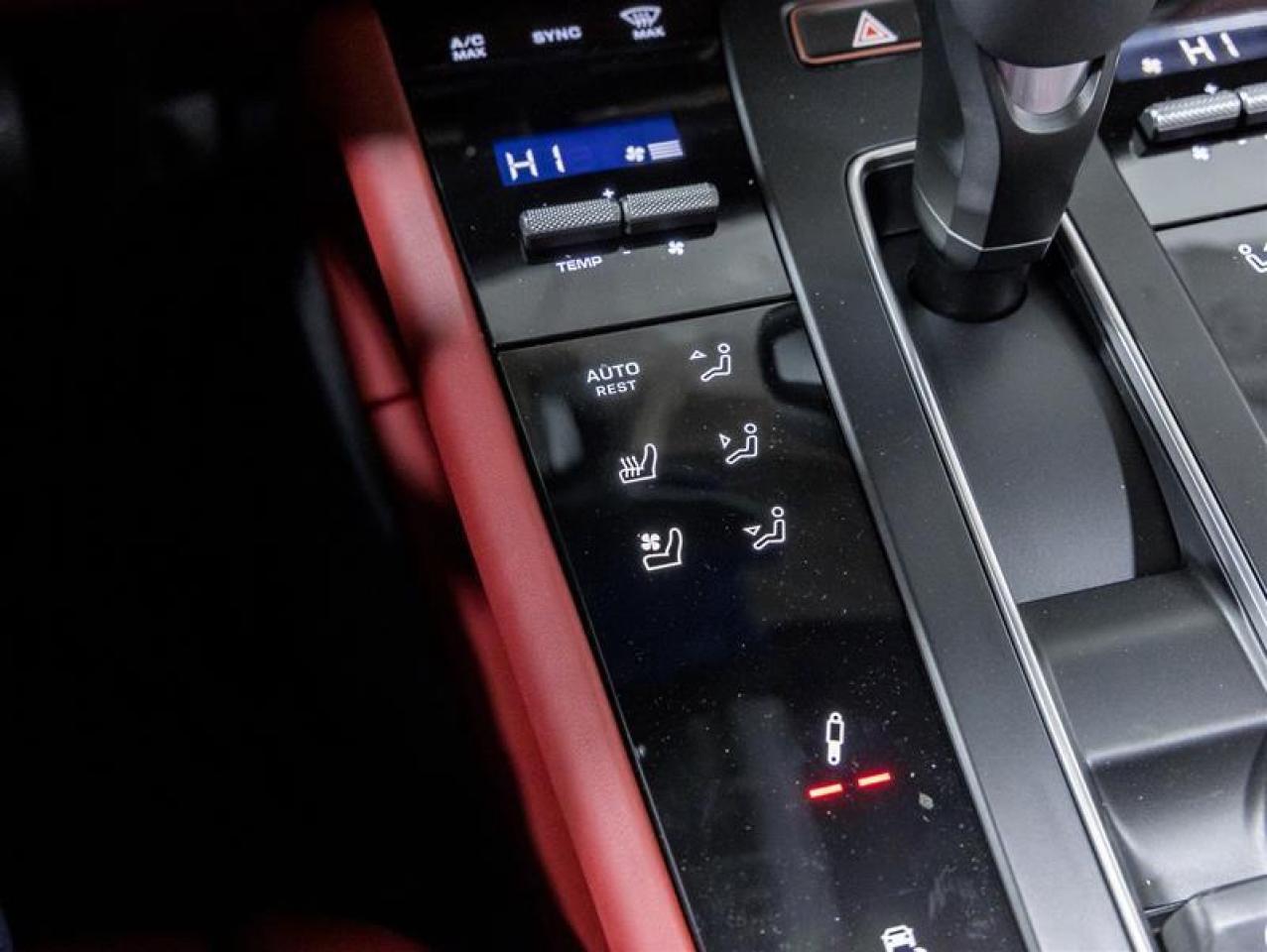 2025 Porsche Macan  Photo