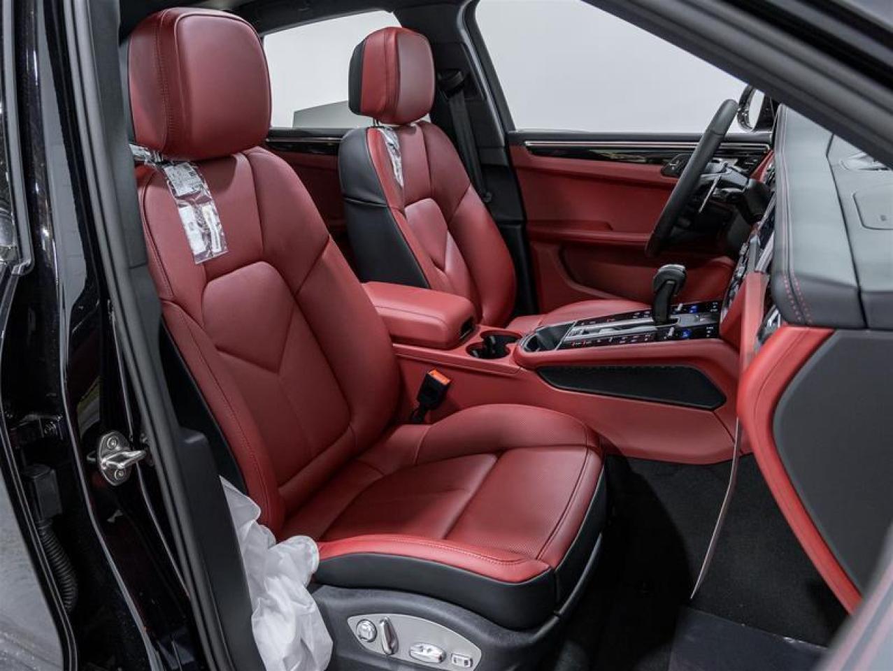 2025 Porsche Macan  Photo